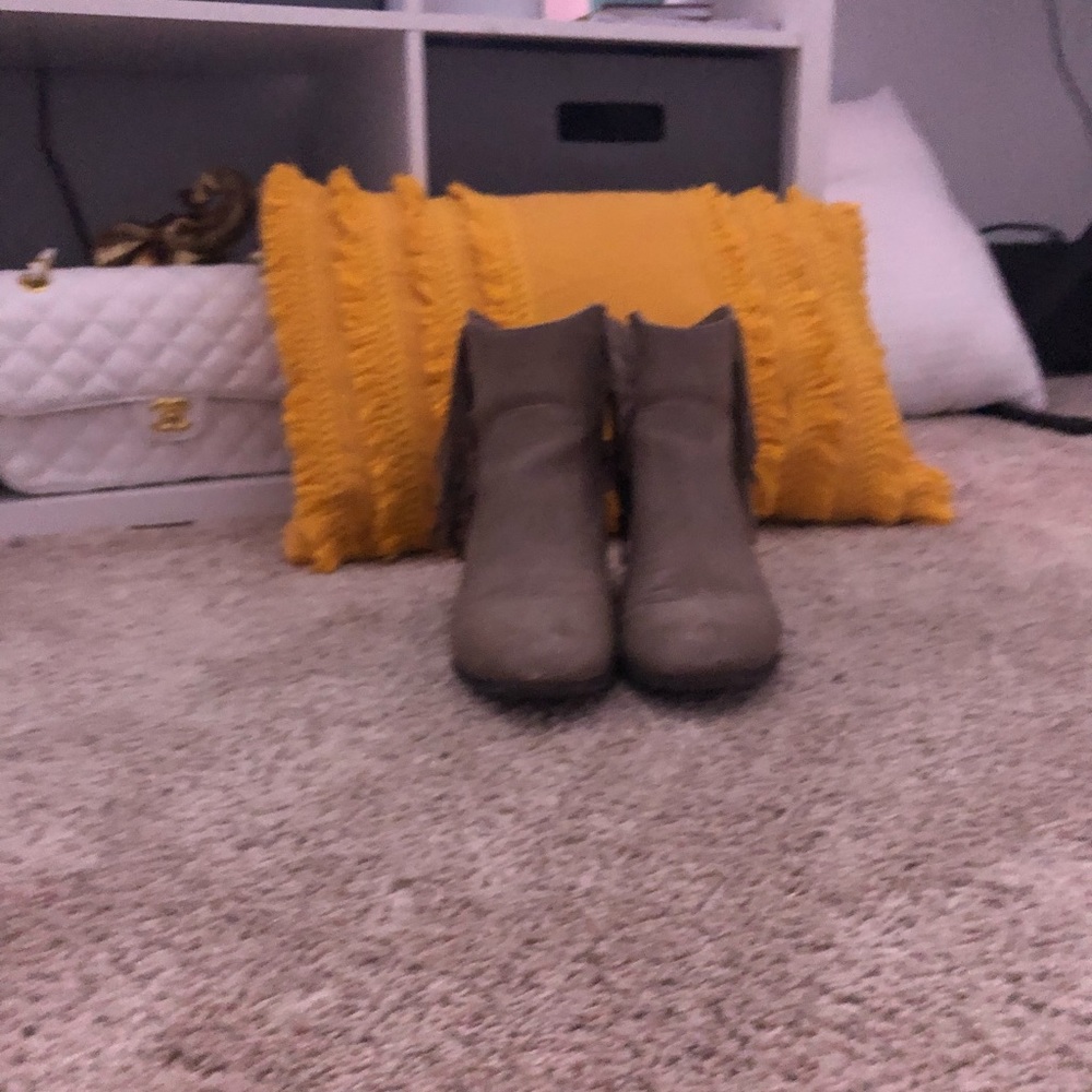 booties - Picture 2 of 2